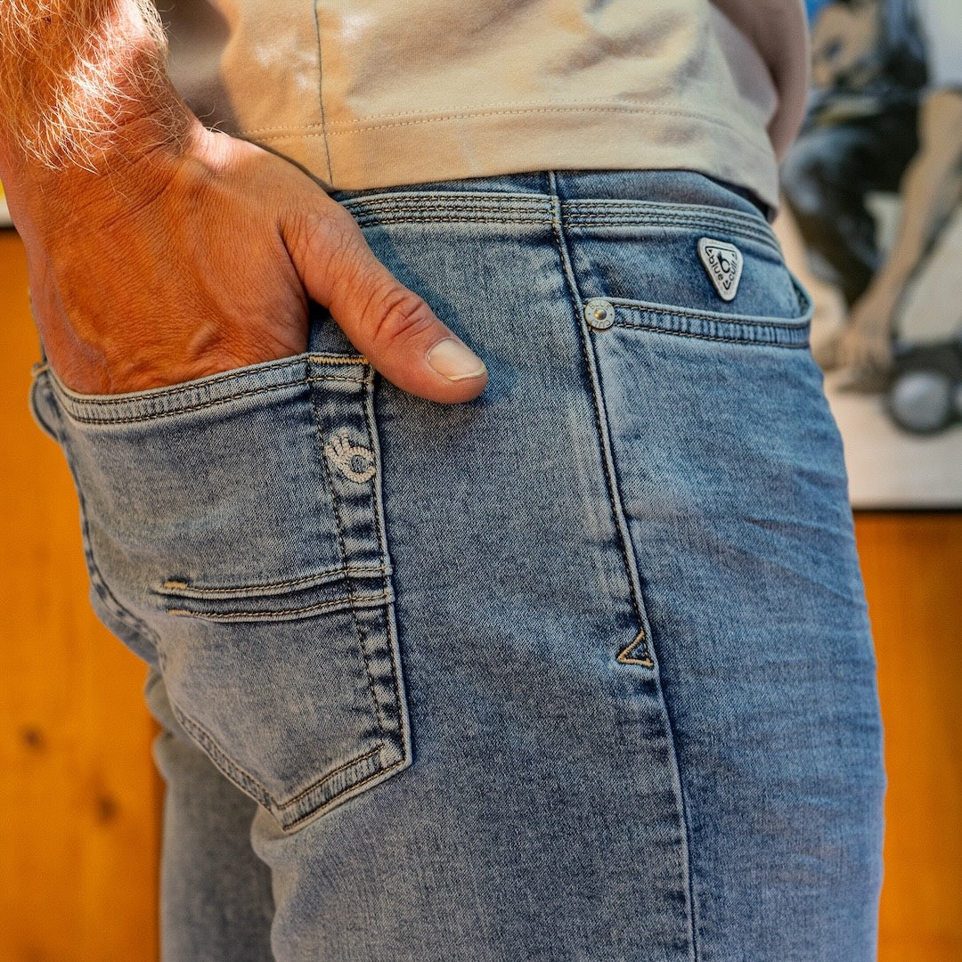 jean en jogging bleu clair